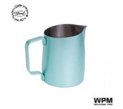 Ca đánh sữa WPM Never Stand Still 500 ml METALLIC GREEN